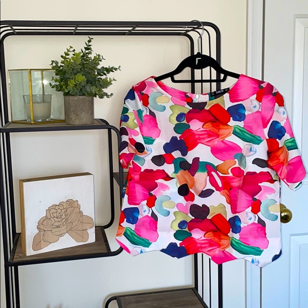 Multi-colored crop top!